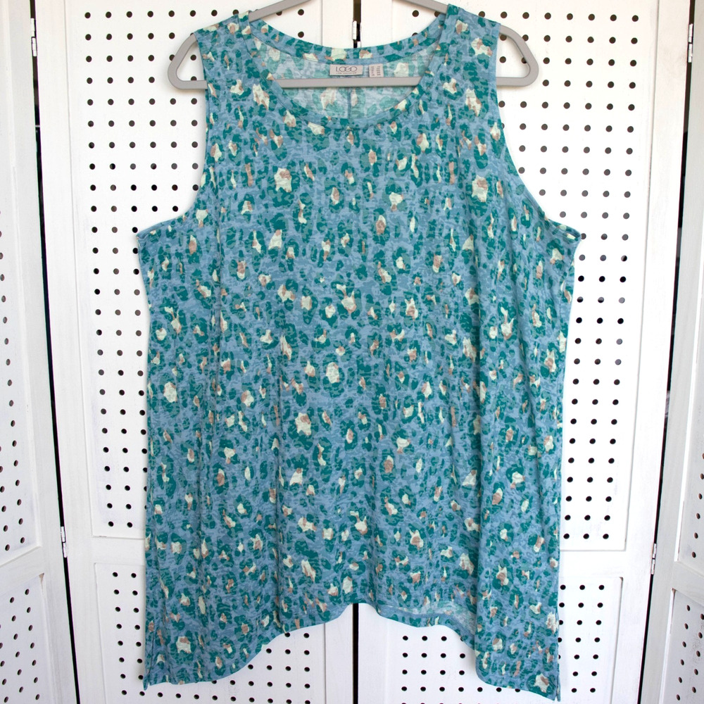 LOGO Lori Goldstein Women 2X Blue Green Tank Top Animal Print Shark Bite Hem
